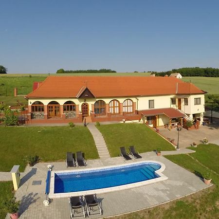 Villa Телекі Екстер'єр фото