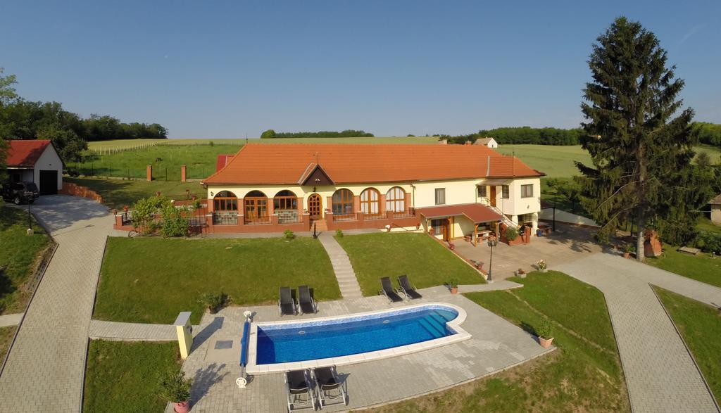 Villa Телекі Екстер'єр фото
